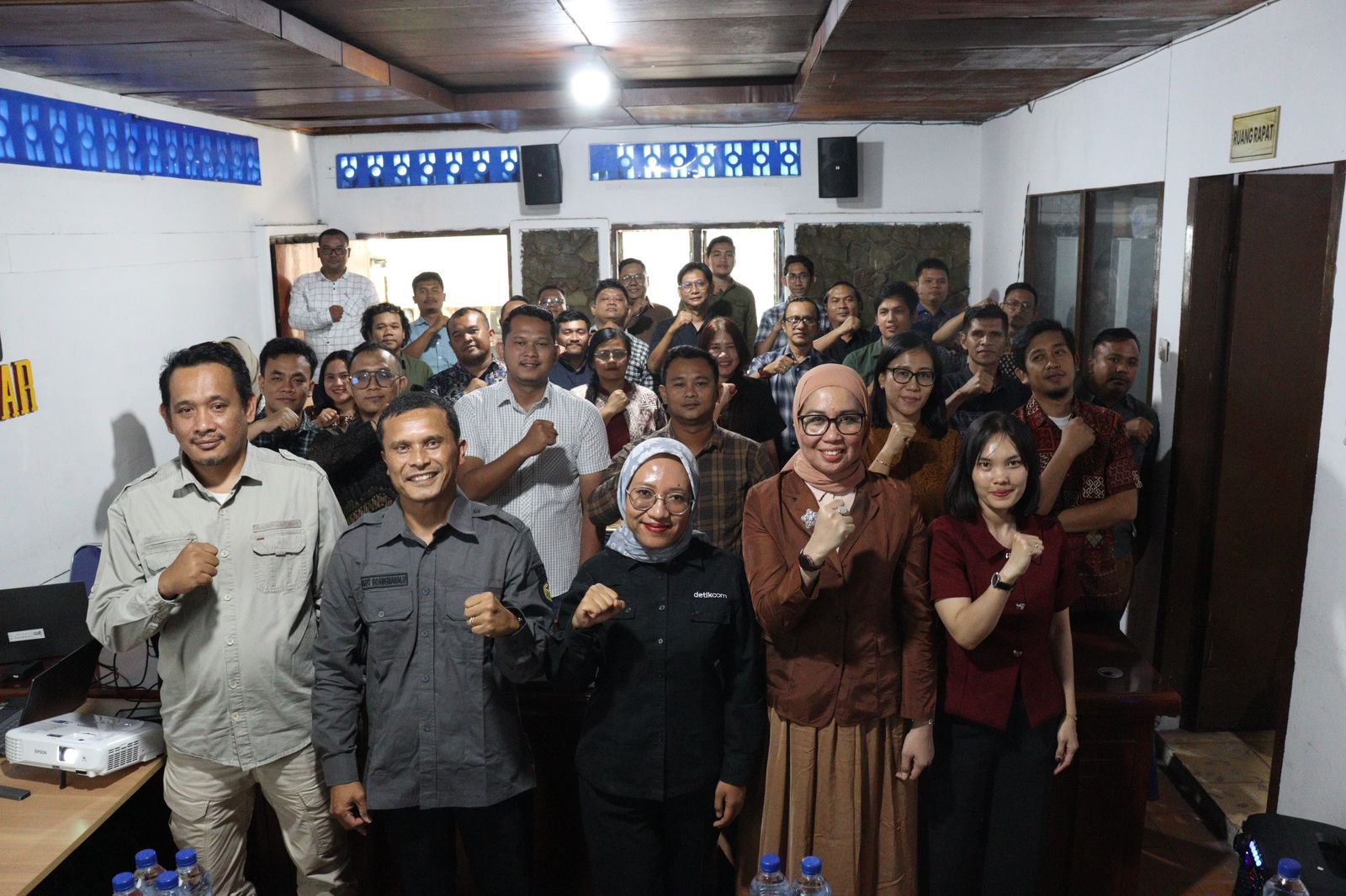 Humas Bawaslu Nias Barat Hadiri Kegiatan “Silent Campaign dan Penguatan Trust Publik” di Pematangsiantar