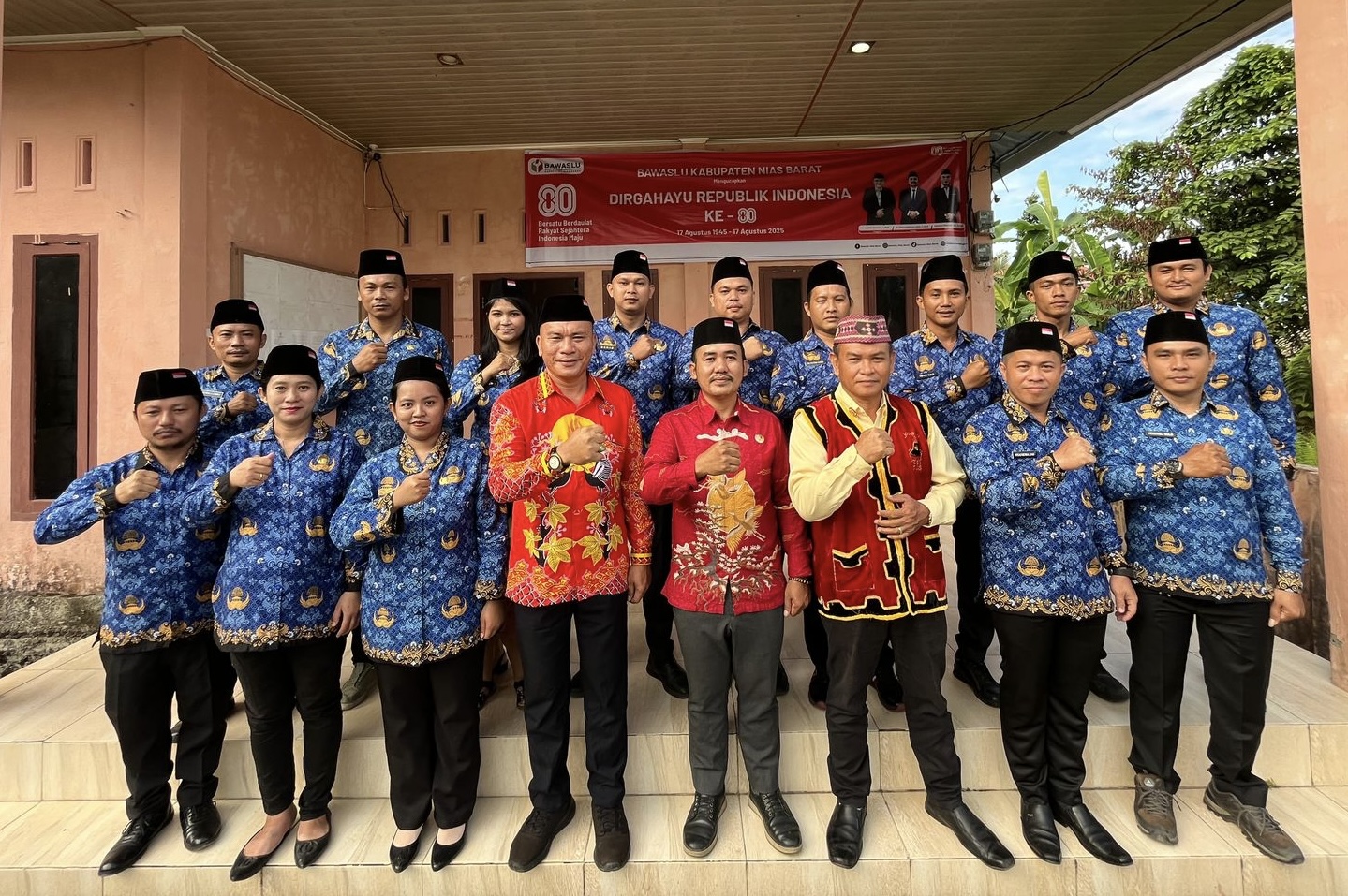 Bawaslu Kabupaten Nias Barat Gelar Upacara HUT ke-80 Republik Indonesia