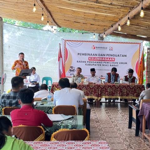 Foto Nahaso Waruwu saat menyampaikan kata sambutan