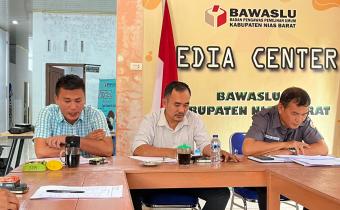 Perkuat Profesionalitas dan Integritas, Bawaslu Kabupaten Nias Barat Gelar Apel Pagi dan Rapat Rutin